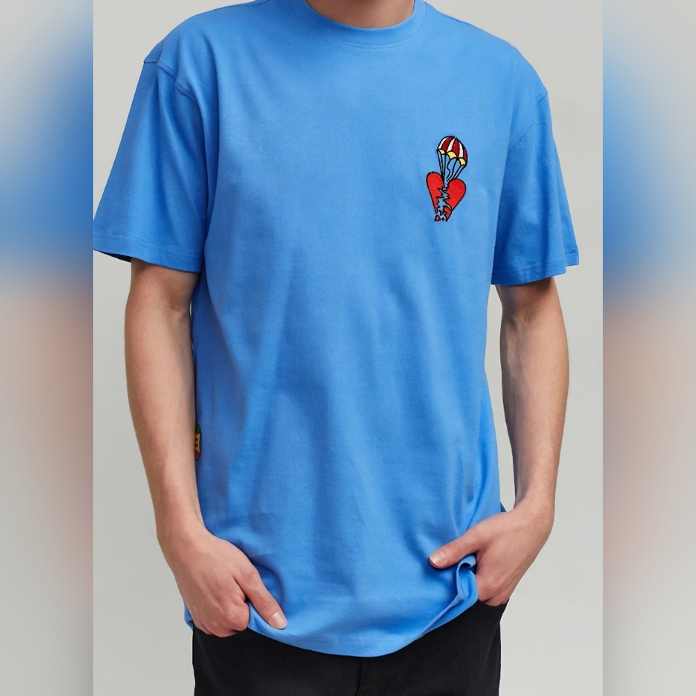 Reason Brand Heart Broken Blue Graphic Short Sleeve Tee Large NWT BA-2719 - Picture 5 of 8